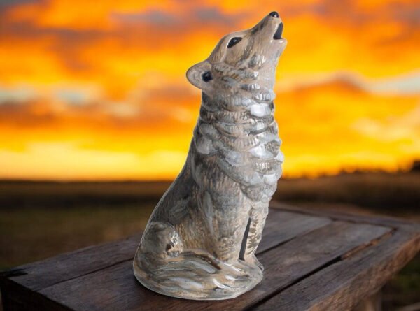 Luna the Howling Wolf