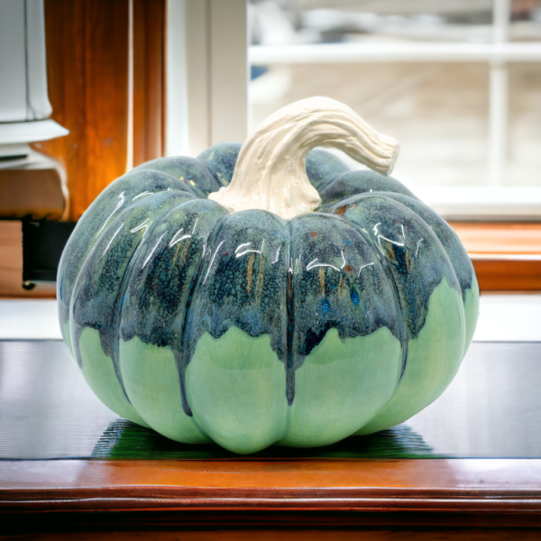 Large Squatty Pumpkin