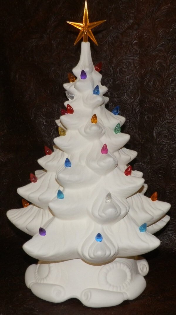 atlantic_tree5.jpg 15" Atlantic Christmas Tree with Medallion Base