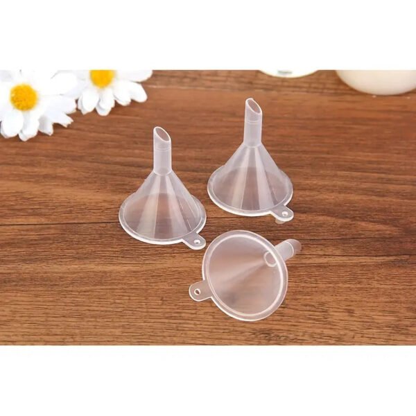 f77dfddaadc733897e017e7524d9e2b9.jpg Small Clear Plastic Mini Funnels